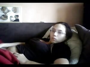 彼女の裸のお尻の完璧な双子のボールを明らかにする彼女のパンティー。 youtube 無料 女性